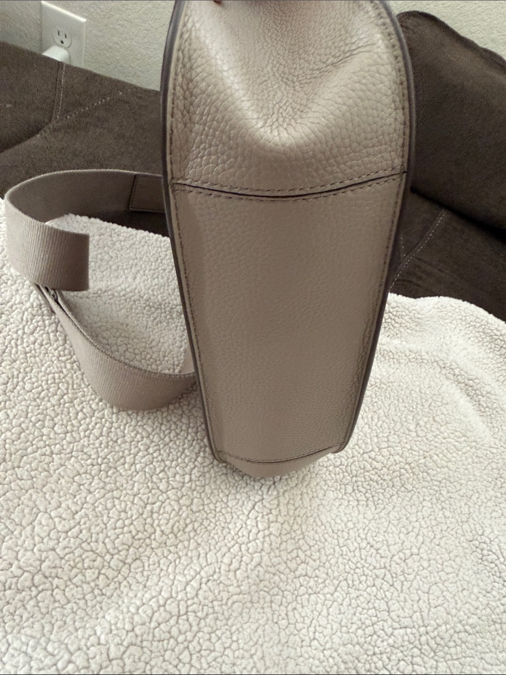 Tory Burch Pebbled Leather Crossbody in Taupe - Picture 6 of 7